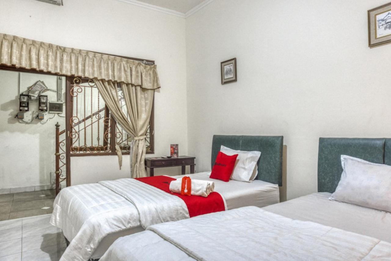 RedDoorz Syariah @ Raya Tajem Maguwo Hotel Kalasan Bagian luar foto